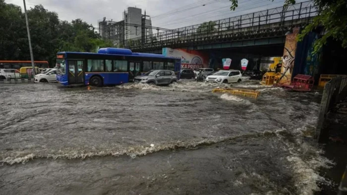 Heavy Rain Alert: Heavy Rain and Thunderstorm Warning in Delhi, UP, Punjab and 25 States