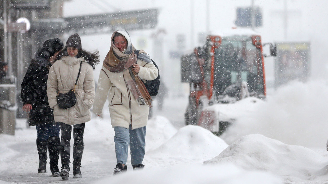 Snowfall Breaks 146-Year-Old Record in Russia: Why Is It Snowing So Much?
