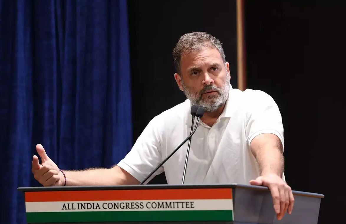 राहुल गांधी ने कहा: “देश के बच्चों को घुट–घुट कर सांस लेने पर मजबूर क्यों?” — PM मोदी की चुप्पी पर उठे सवाल