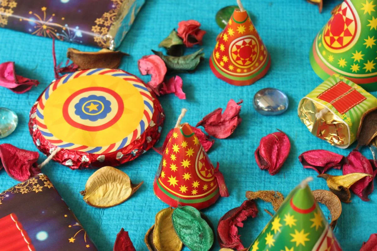 Deepavali 2025: Decorations, Smoke & Festive Foods Could Trigger Allergies in Children — Tips to Stay Safe