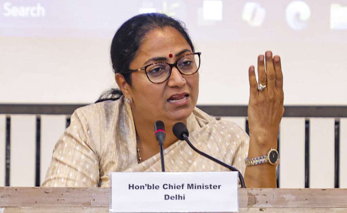 दिल्ली में प्रदूषण से निपटने के लिए क्लाउड सीडिंग आवश्यक: मुख्यमंत्री रेखा गुप्ता