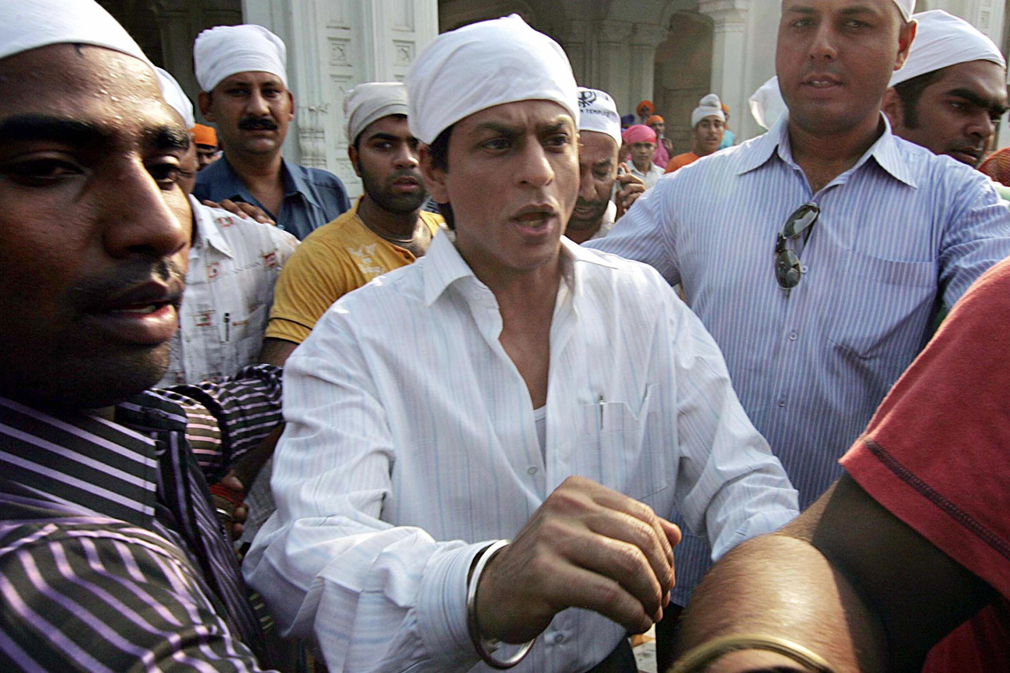 Fans Excited as Shah Rukh Khan Hints at New Big-Screen Project