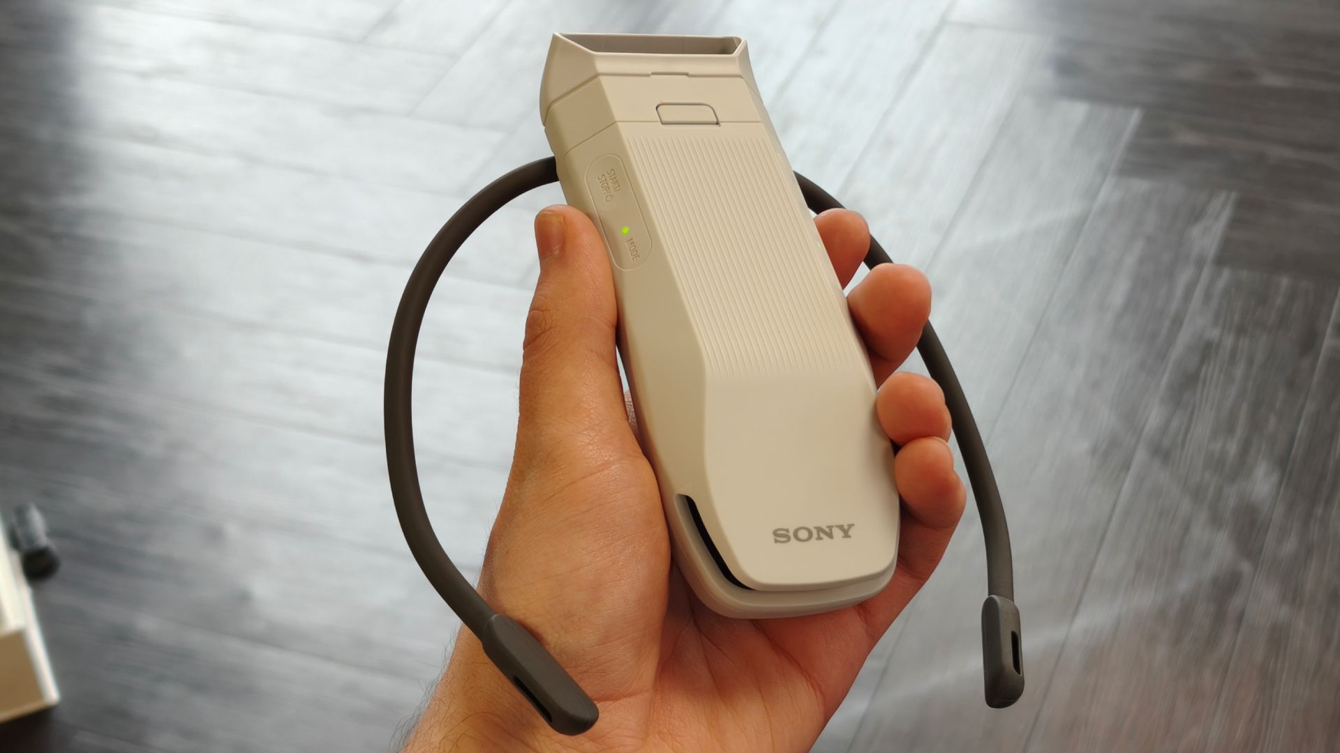 सोनी का नया Wearable AC लॉन्च: गर्दन पर पहनें, 10 घंटे तक मिलेगी कूलिंग