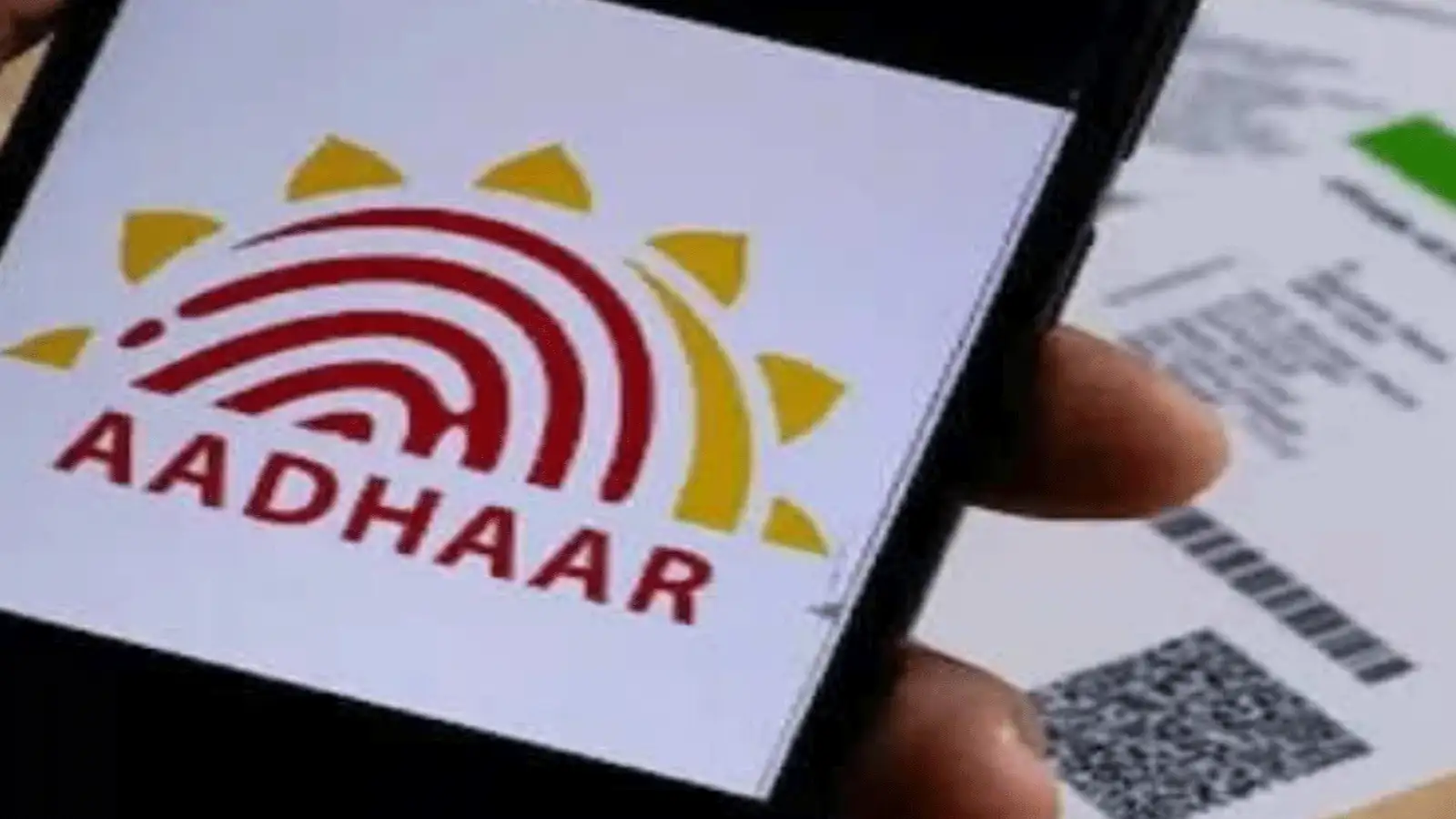 Aadhaar App Row: Apple and Samsung Oppose Mandatory Preloading on Smartphones